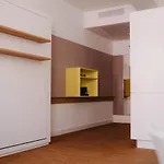 Pensión Maximilian 4*