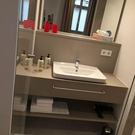 Maximilian بيت ضيافة شباير