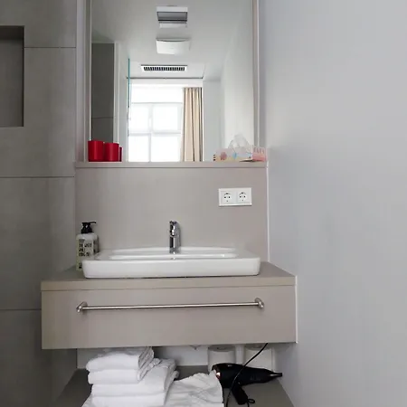 Maximilian 4* شباير