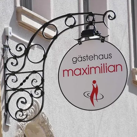 Maximilian 4*