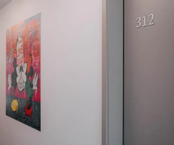 Maximilian בית הארחה שפייר