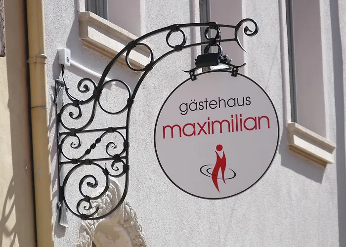 Maximilian בית הארחה שפייר