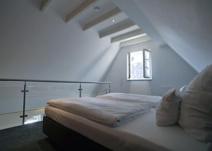 Maximilian בית הארחה שפייר