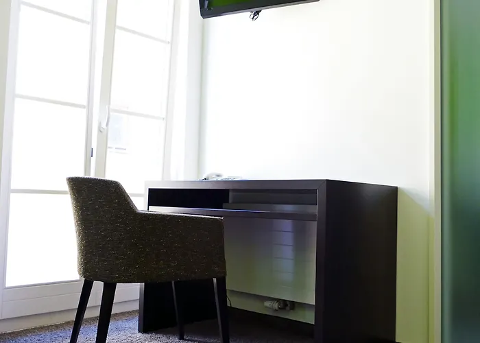 בית הארחה Maximilian 4*