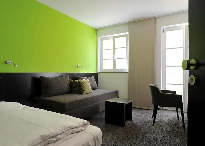 בית הארחה Maximilian 4*