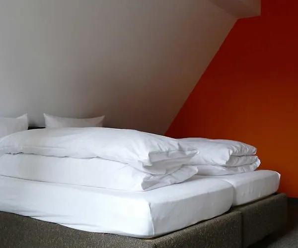 בית הארחה Maximilian 4*